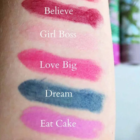 Almay - Lip Vibes Lipstick (Eat Cake) - Picture 7 of 8